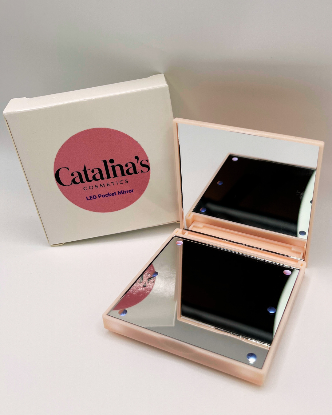 Espejo Compacto Luminoso: Retoques Perfectos